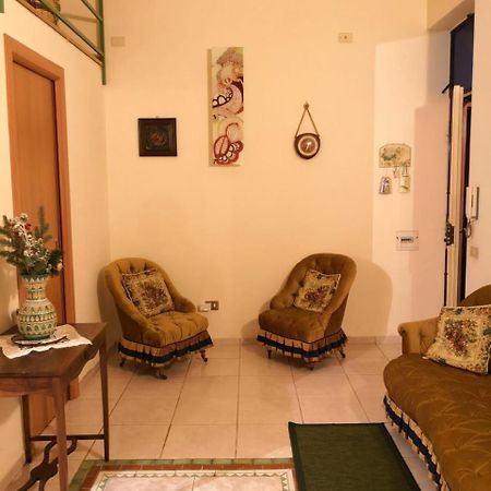 B&B Il Nespolo ซาแลร์โน ภายนอก รูปภาพ