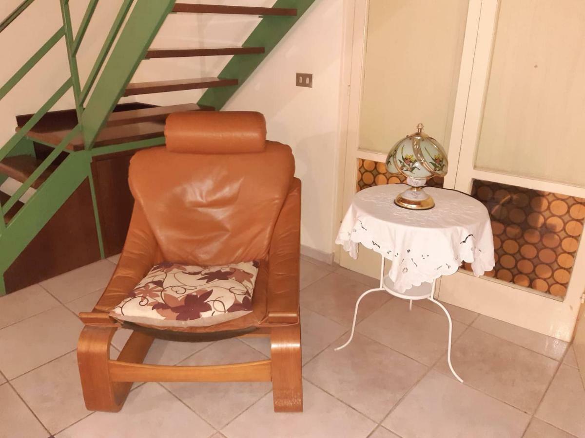 B&B Il Nespolo ซาแลร์โน ภายนอก รูปภาพ